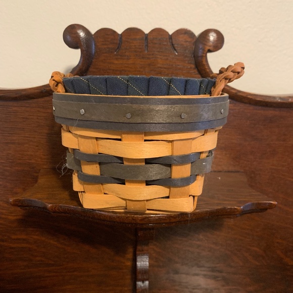 Collectors Club 1998 Longaberger Basket Leather Handles & Cotton Insert - Picture 2 of 6